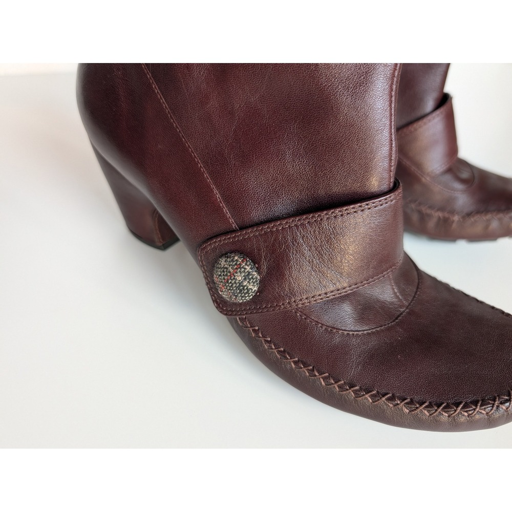 Indigo by Clarks Women Ankle Boots Burgundy Leather Whipstitch Button Heel 8.5 - Picture 8 of 10